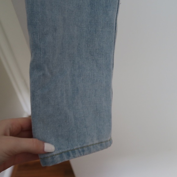 Boohoo distressed blue jeans 🤎 - Picture 4 of 5